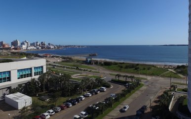 Apartamento de 2 dormitorios en venta, zona Mansa, Punta Del Este