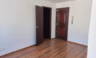 Apartamento CON RENTA en Ciudad Vieja - Montevideo