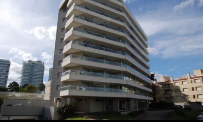 Apartamento de 3 dormitorios en Playa Brava, Punta del Este