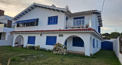 Vende para Hotel estilo Butique, con 7 dormitorios frente al mar.