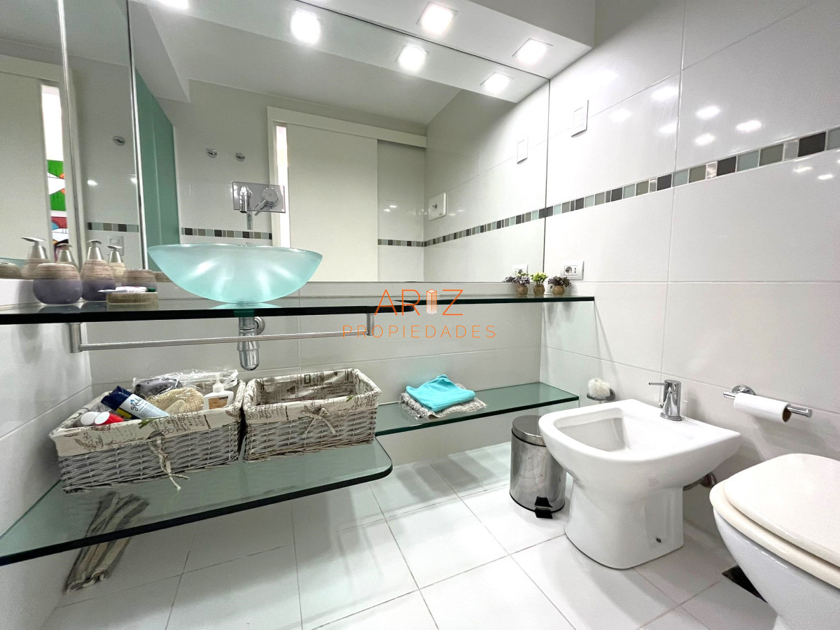 Apartamento ID.2272 - Venta Apartamento en Península 2 dormitorios 2 baños reciclado  Punta del Este