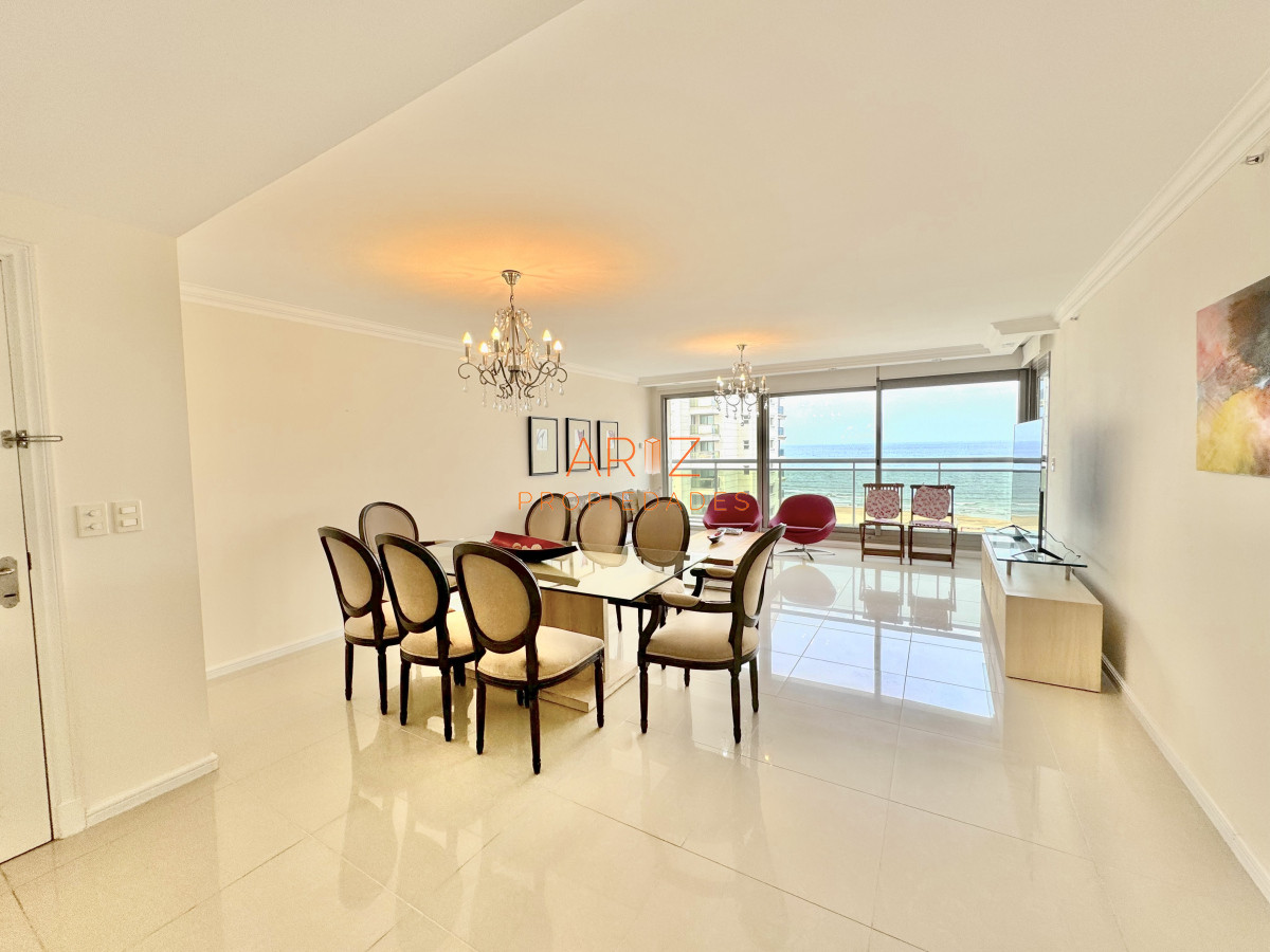 Apartamento ID.2335 - VENTA APARTAMENTO 2 DORMITORIOS Y SERVICIO COMPLETA COMO 3 DORMITORIOS PUNTA DEL ESTE CATEGORIA