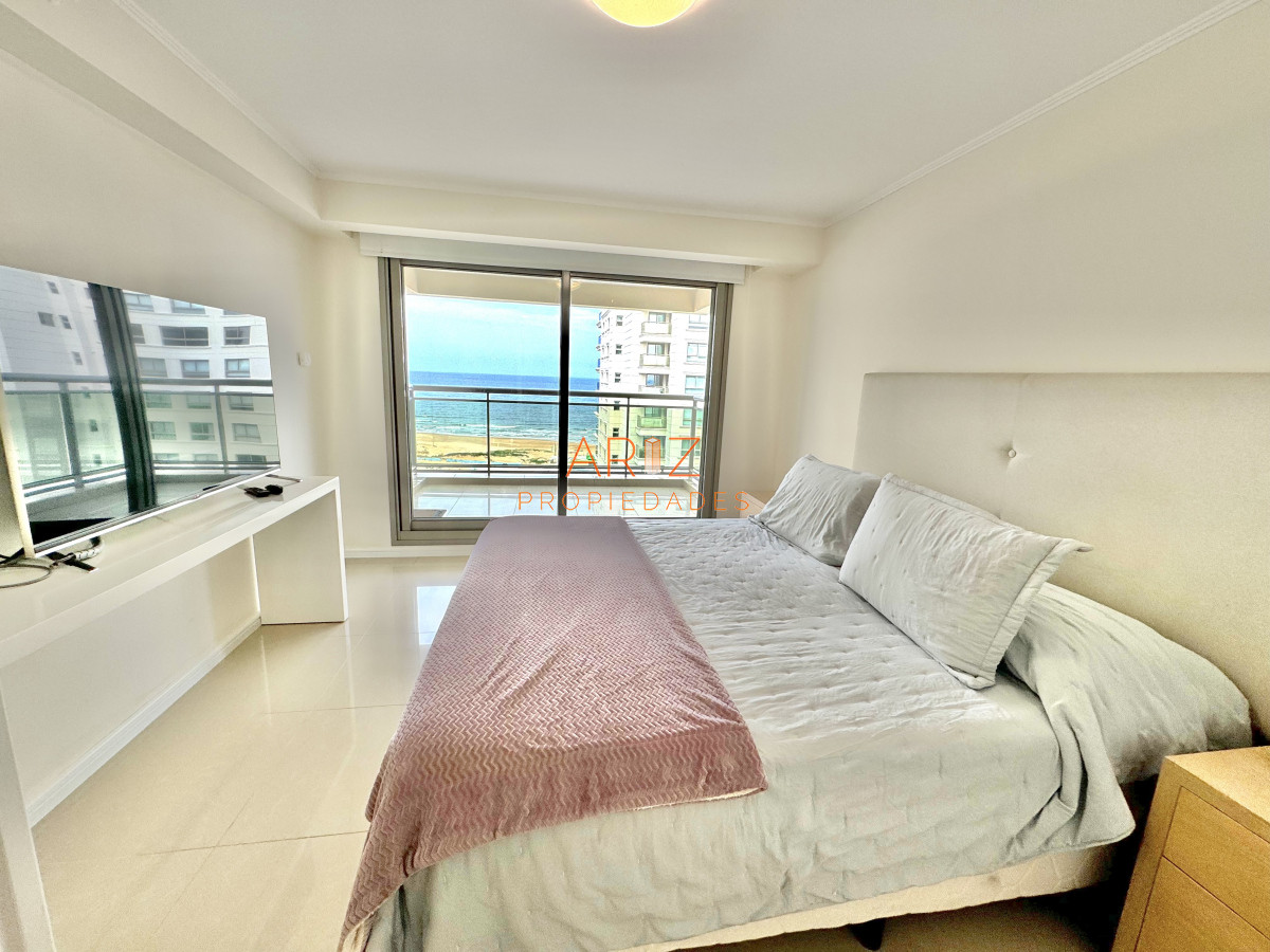 Apartamento ID.2335 - VENTA APARTAMENTO 2 DORMITORIOS Y SERVICIO COMPLETA COMO 3 DORMITORIOS PUNTA DEL ESTE CATEGORIA