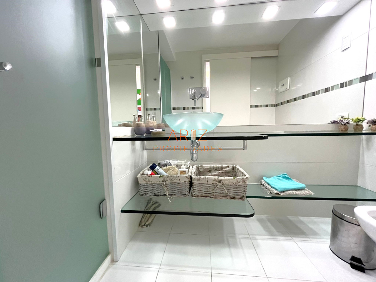 Apartamento ID.2272 - Venta Apartamento en Península 2 dormitorios 2 baños reciclado  Punta del Este