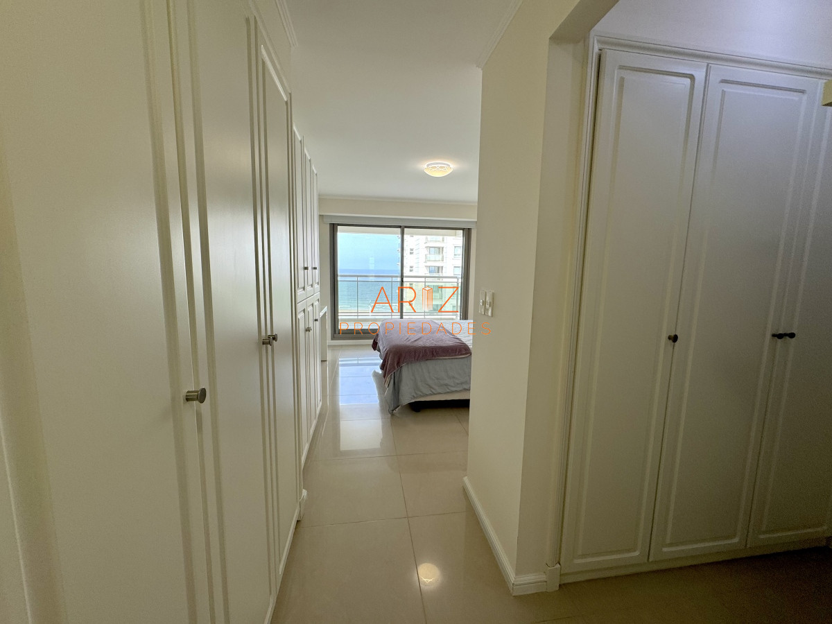 Apartamento ID.2335 - VENTA APARTAMENTO 2 DORMITORIOS Y SERVICIO COMPLETA COMO 3 DORMITORIOS PUNTA DEL ESTE CATEGORIA