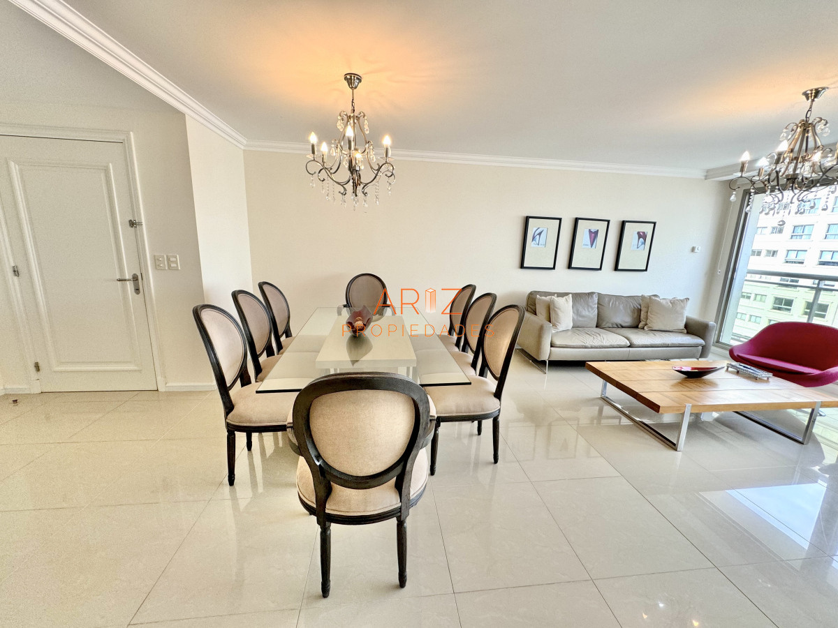 Apartamento ID.2335 - VENTA APARTAMENTO 2 DORMITORIOS Y SERVICIO COMPLETA COMO 3 DORMITORIOS PUNTA DEL ESTE CATEGORIA