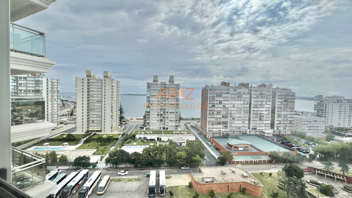 Apartamento ID.2335 - VENTA APARTAMENTO 2 DORMITORIOS Y SERVICIO COMPLETA COMO 3 DORMITORIOS PUNTA DEL ESTE CATEGORIA