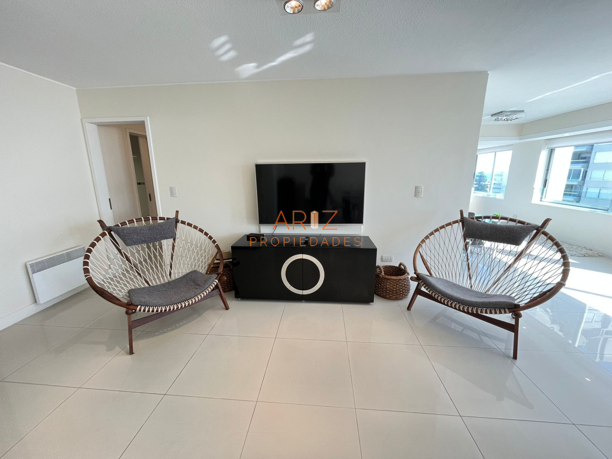 Apartamento ID.2272 - Venta Apartamento en Península 2 dormitorios 2 baños reciclado  Punta del Este