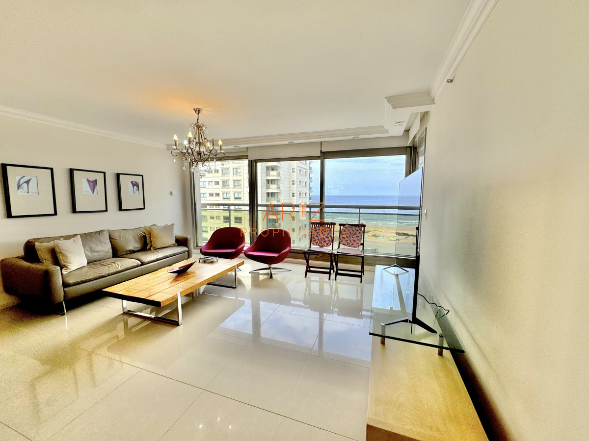 Apartamento ID.2335 - VENTA APARTAMENTO 2 DORMITORIOS Y SERVICIO COMPLETA COMO 3 DORMITORIOS PUNTA DEL ESTE CATEGORIA
