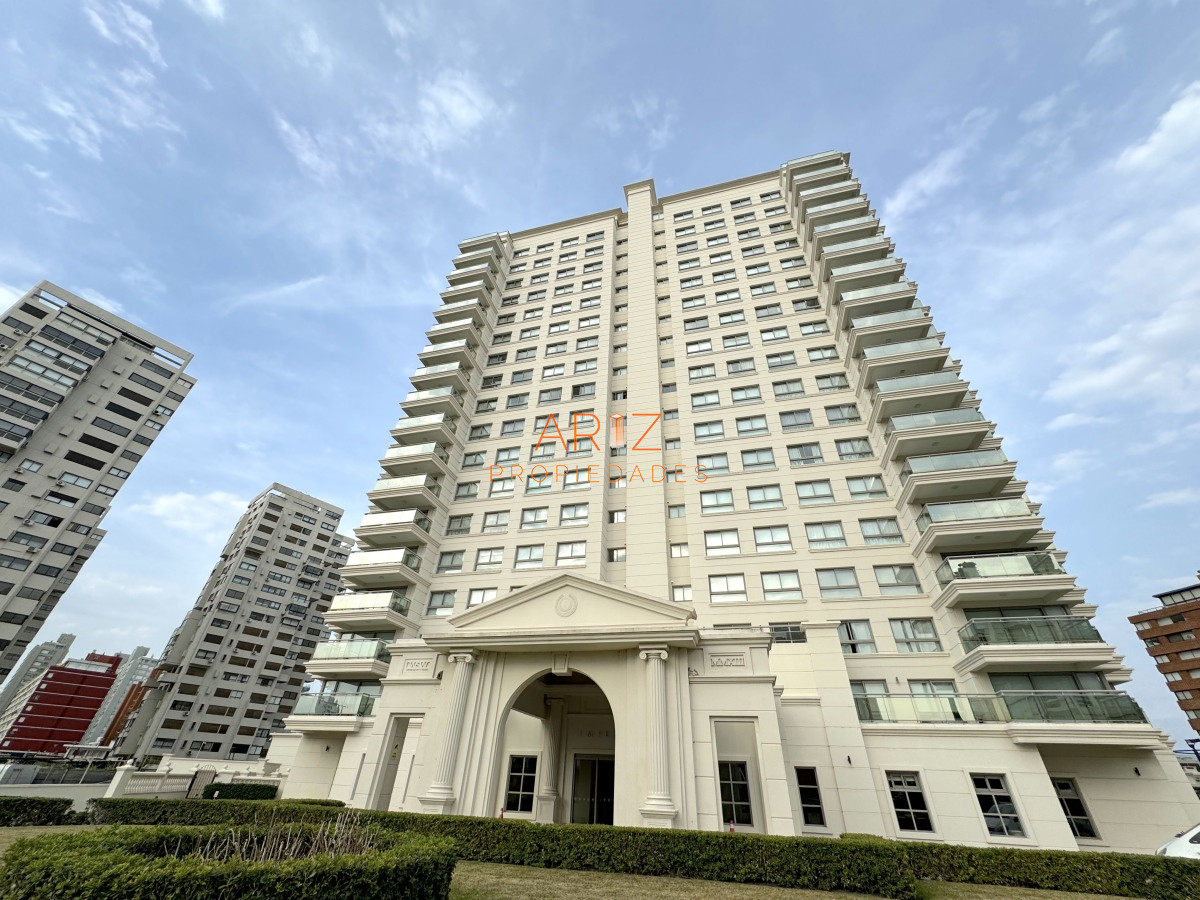 Apartamento ID.2335 - VENTA APARTAMENTO 2 DORMITORIOS Y SERVICIO COMPLETA COMO 3 DORMITORIOS PUNTA DEL ESTE CATEGORIA