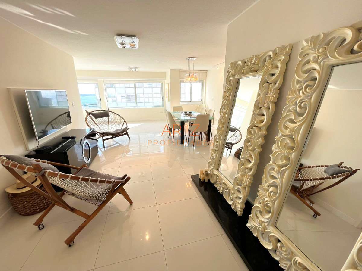 Apartamento ID.2272 - Venta Apartamento en Península 2 dormitorios 2 baños reciclado  Punta del Este