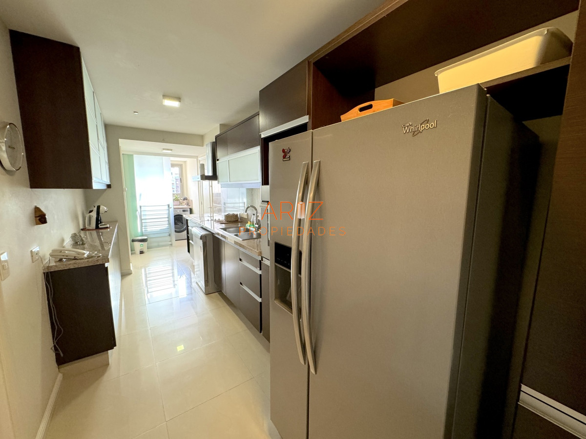 Apartamento ID.2335 - VENTA APARTAMENTO 2 DORMITORIOS Y SERVICIO COMPLETA COMO 3 DORMITORIOS PUNTA DEL ESTE CATEGORIA