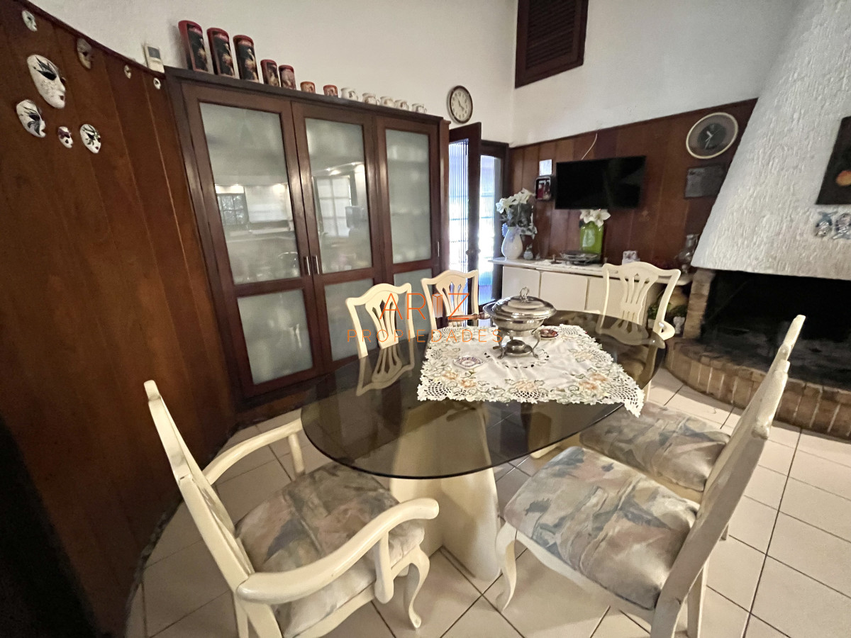 Casa ID.2454 - Alquiler temporada Residencia de categoría en el corazón de Cantegril - Punta del Este