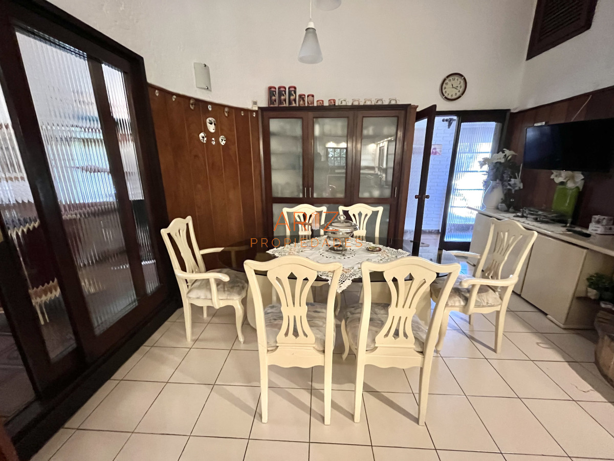 Casa ID.2454 - Alquiler temporada Residencia de categoría en el corazón de Cantegril - Punta del Este