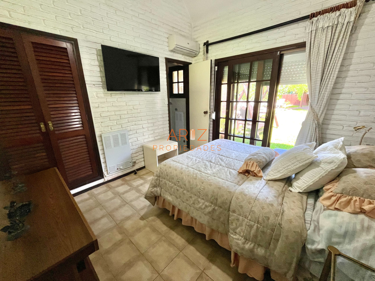 Casa ID.2454 - Alquiler temporada Residencia de categoría en el corazón de Cantegril - Punta del Este