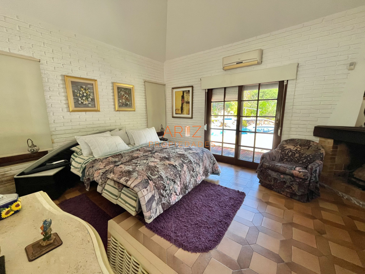 Casa ID.2454 - Alquiler temporada Residencia de categoría en el corazón de Cantegril - Punta del Este