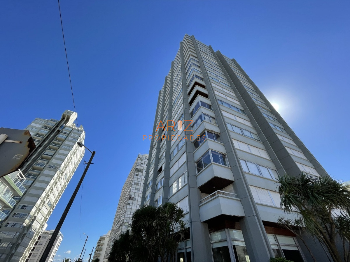 Apartamento ID.2272 - Venta Apartamento en Península 2 dormitorios 2 baños reciclado  Punta del Este
