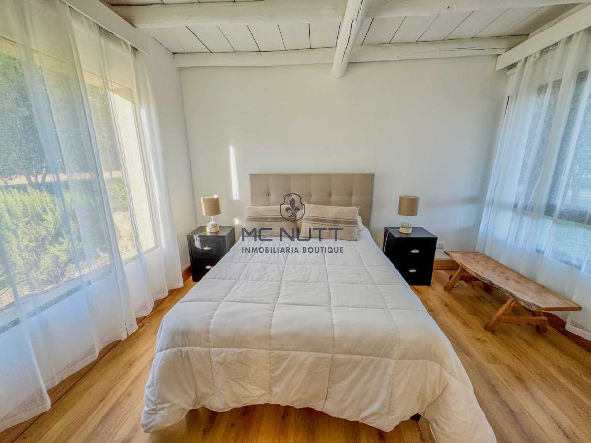 Casa ID.909/ - Venta casa 4 dormitorios Barrio Privado Pueblo Coyote