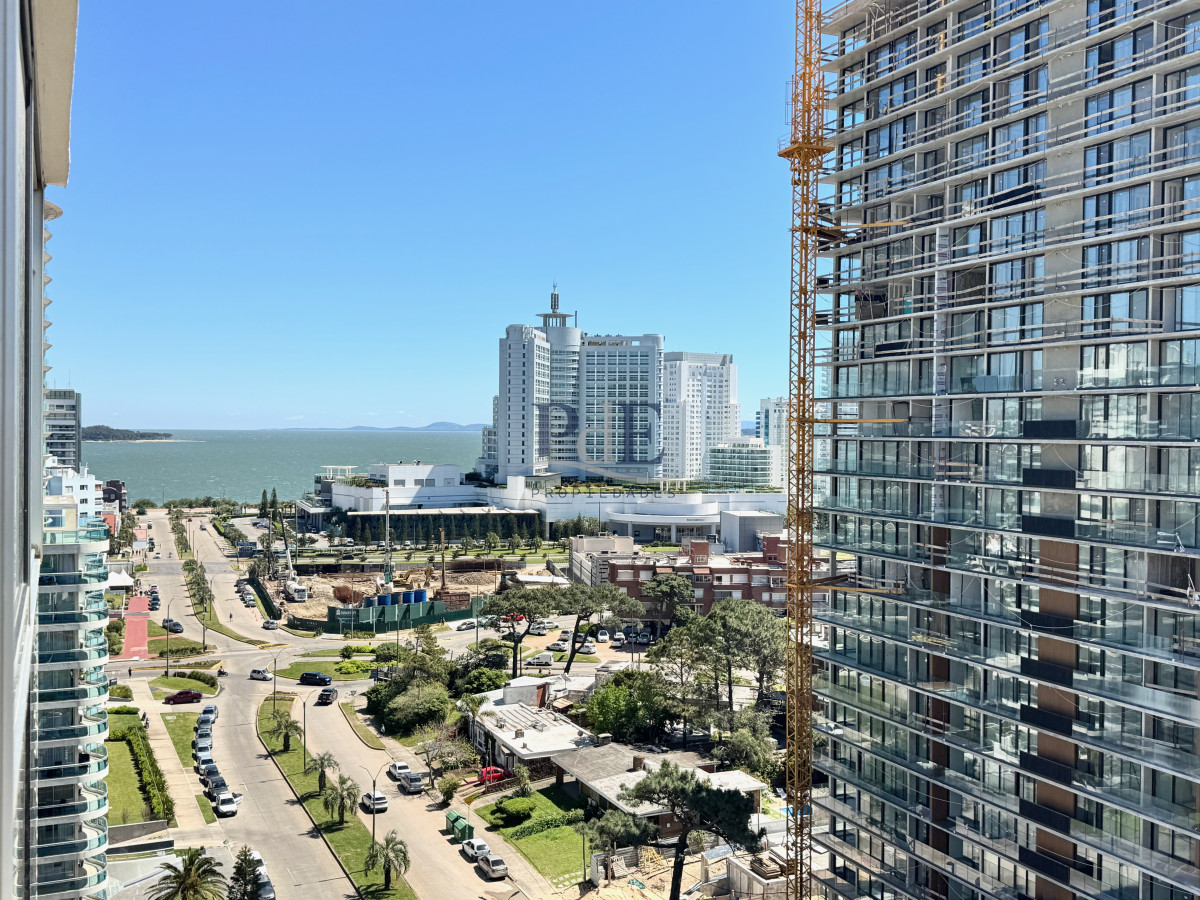 Venta de Apartamento de 2 Dormitorios y Medio | Punta del Este - Imagen 1