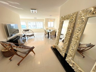 Venta Apartamento en Península 2 dormitorios 2 baños reciclado  Punta del Este
