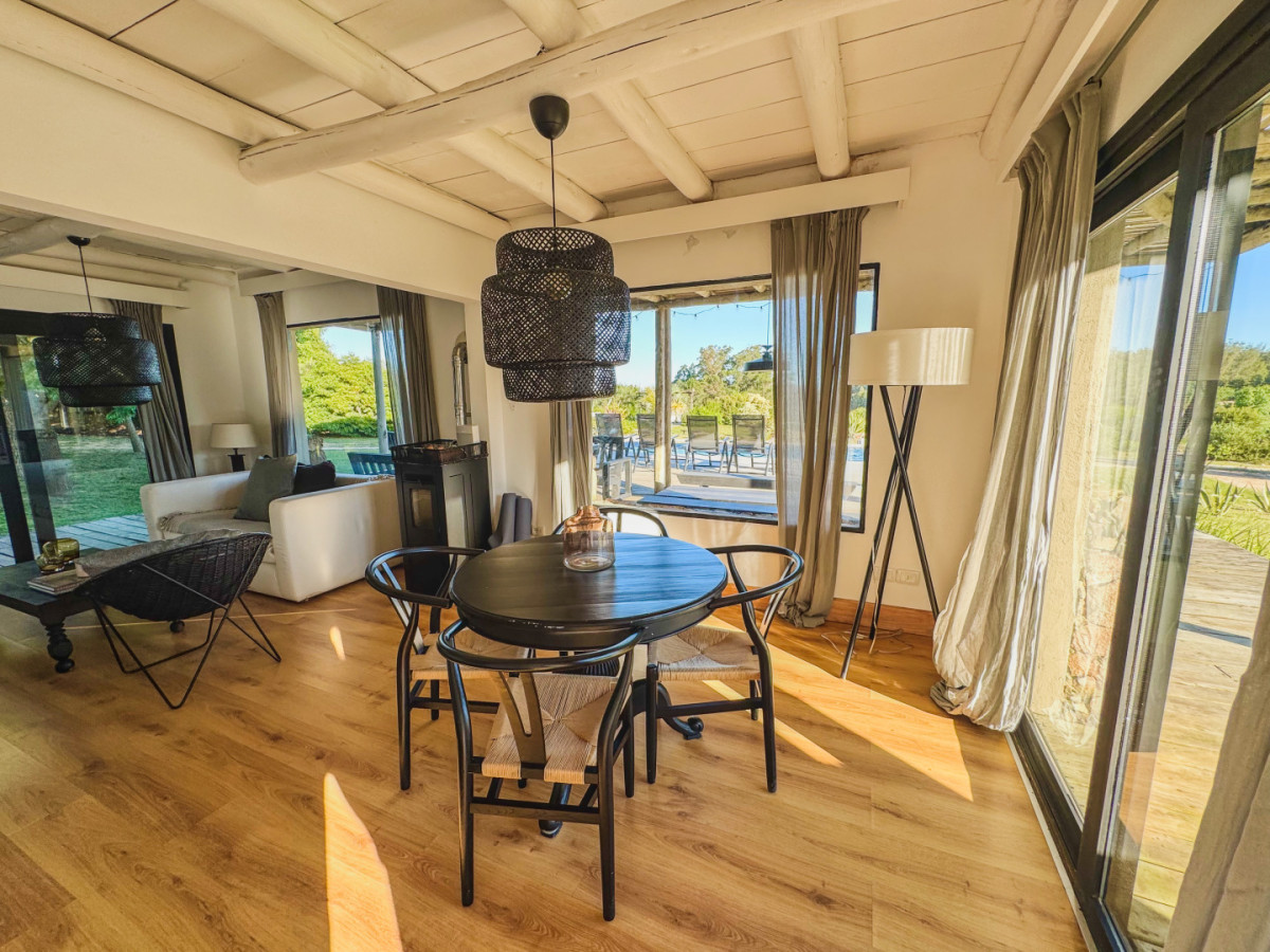 Casa ID.1817 - Venta casa 4 dormitorios Barrio Privado Pueblo Coyote