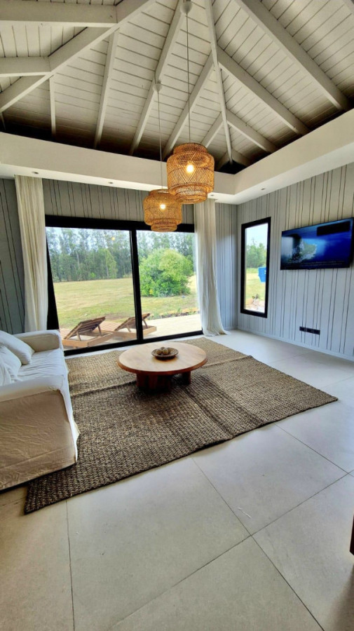 Casa ID.1742 - Venta Casa 4 Dormitorios con Piscina