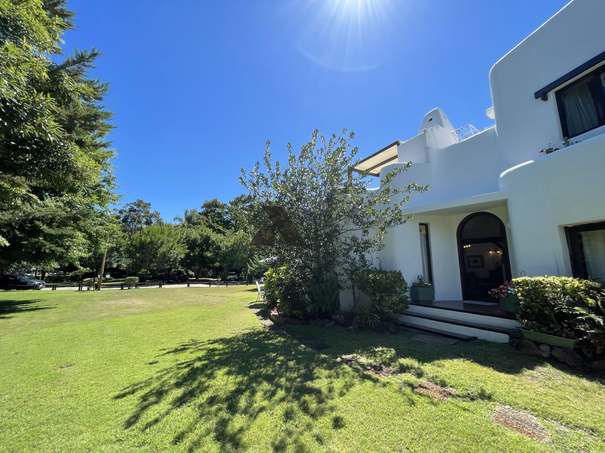 venta casa 3 dormitorios en solanas - aix1324c