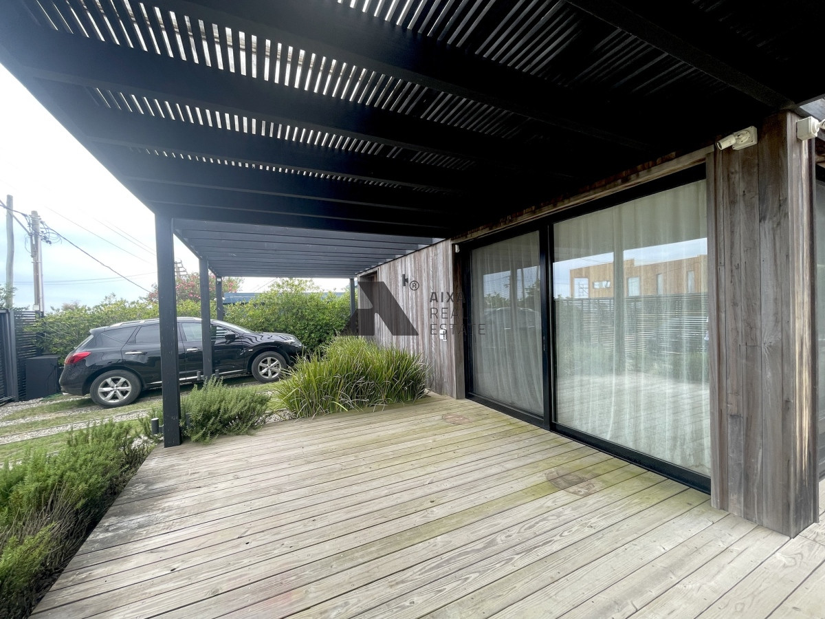 venta casa 3 dormitorios y servicio el chorro - aix1467c