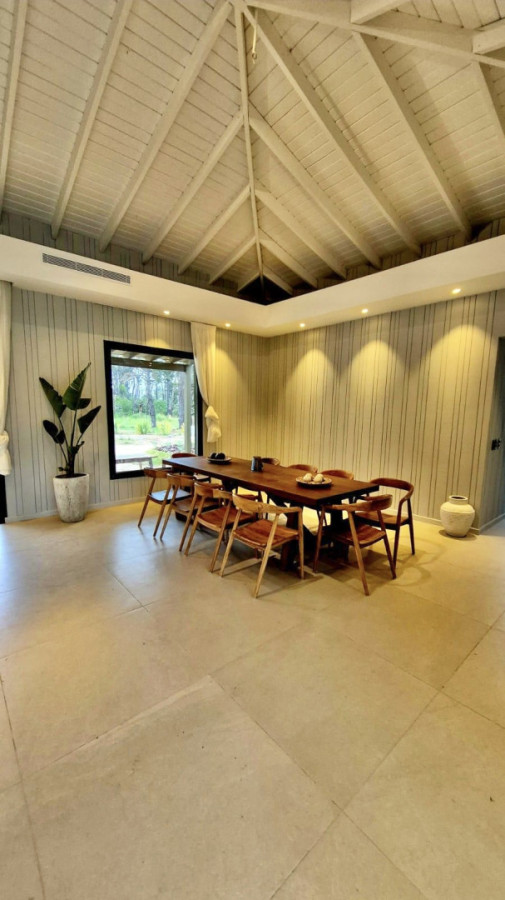Casa ID.1742 - Venta Casa 4 Dormitorios con Piscina