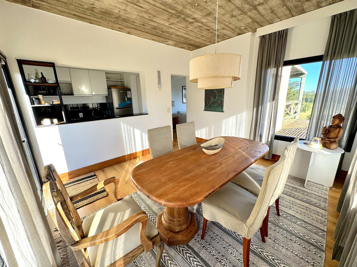 Casa ID.1817 - Venta casa 4 dormitorios Barrio Privado Pueblo Coyote