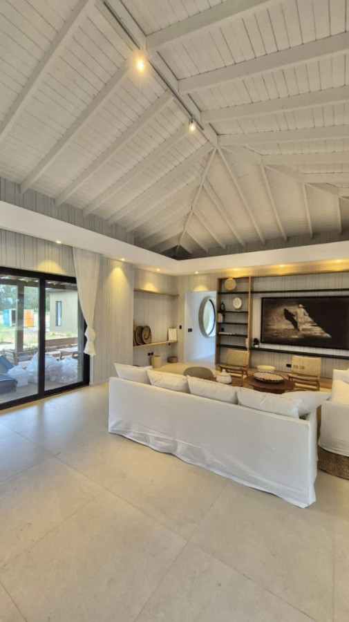 Casa ID.1742 - Venta Casa 4 Dormitorios con Piscina