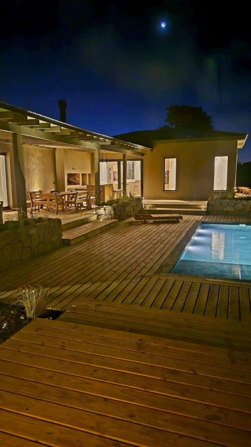 Casa ID.1742 - Venta Casa 4 Dormitorios con Piscina