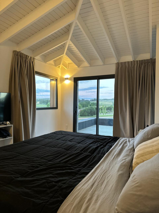 Casa ID.1624 - Venta casa 4 suites y servicio - El Quijote