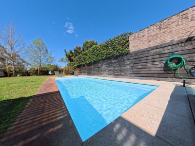 Alquiler Casa 3 dormitorios y servicio en alquiler temporada con piscina