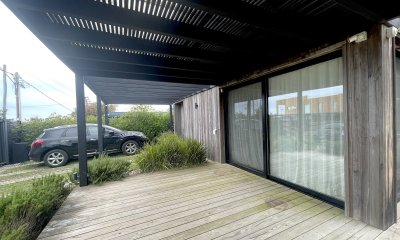 Venta casa 3 dormitorios y servicio El Chorro