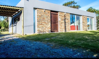 Venta Casa 3 dormitorios Punta Colorada con Piscina
