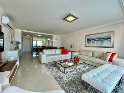 Apartamento en venta y alquiler en Brava Punta del Este, 3 dormitorios, 4 baños
