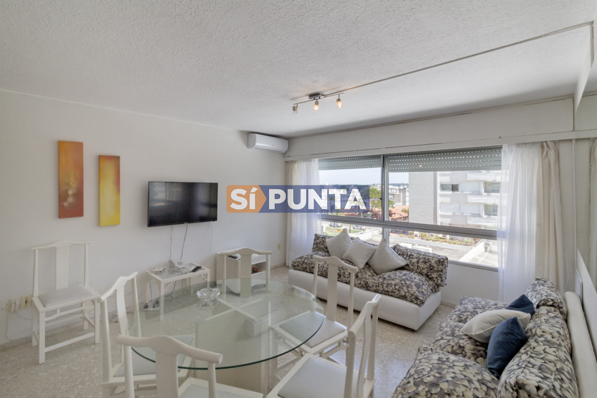 Amplio departamento de 3 dormitorios en Peninsula - SPT11996A