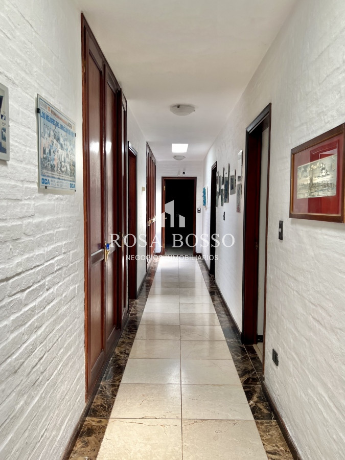 Casa ID.9149 - Casa en barrio residencial con 3000 m2 de parque 