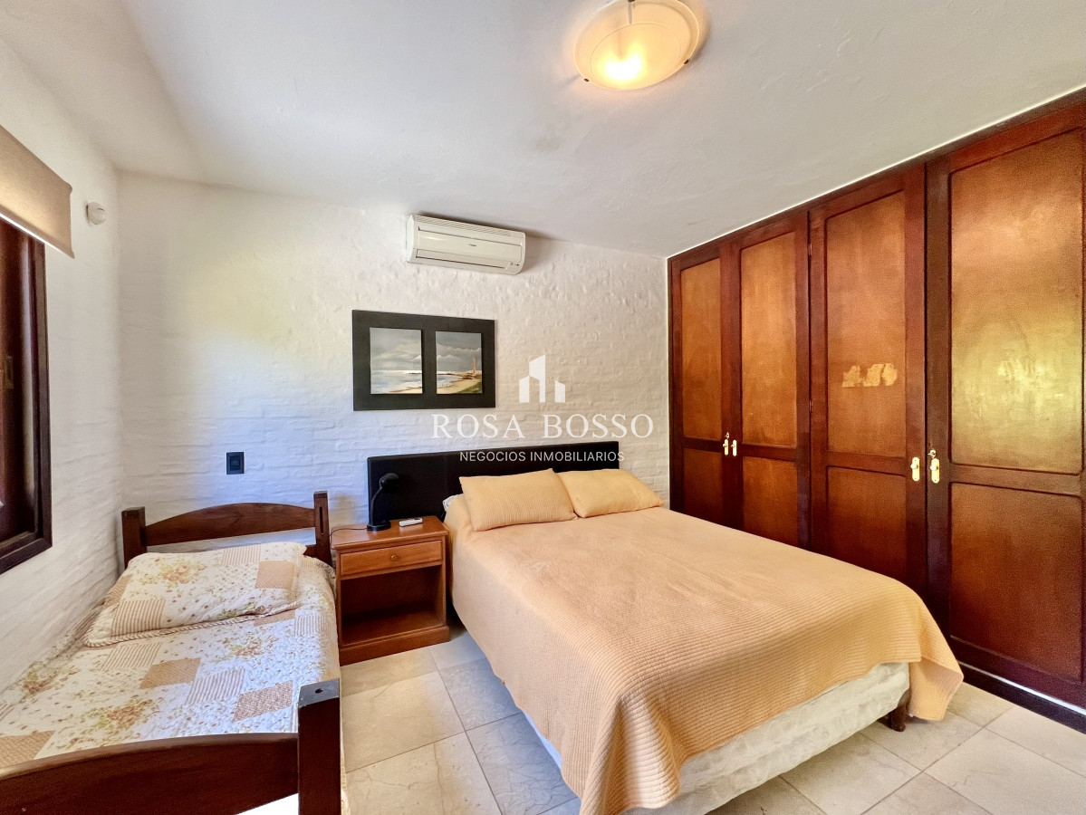 Casa ID.9149 - Casa en barrio residencial con 3000 m2 de parque 