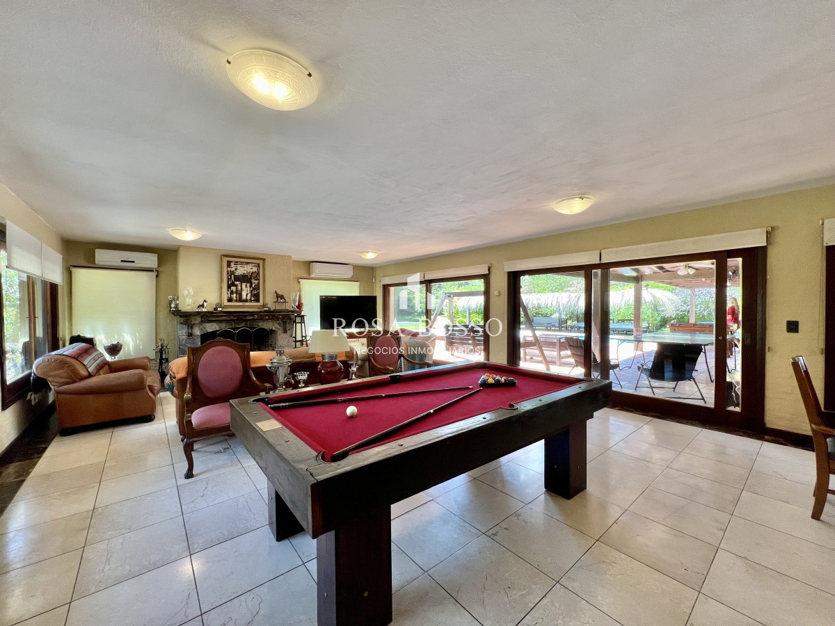 Casa ID.9149 - Casa en barrio residencial con 3000 m2 de parque 