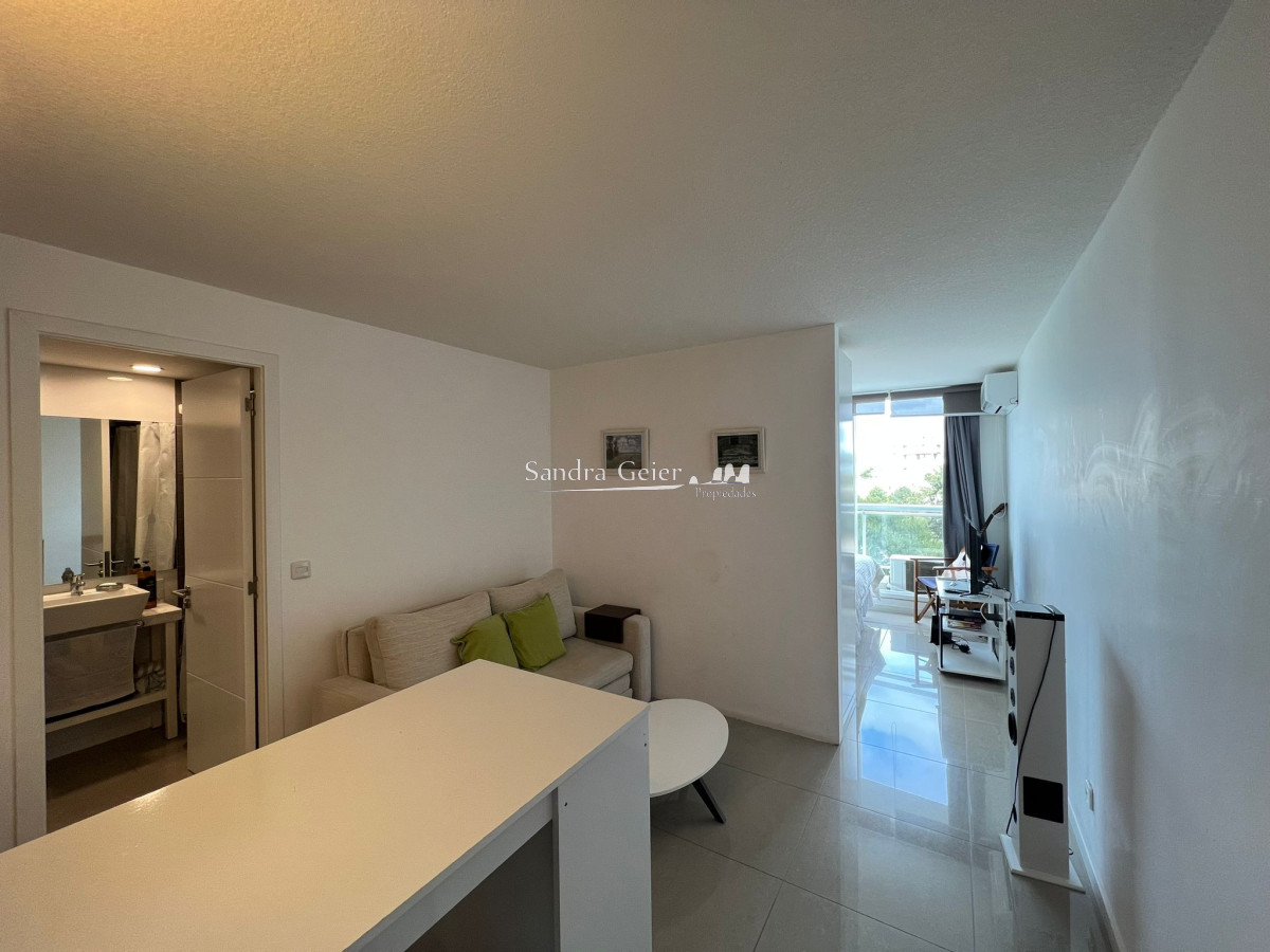 Apartamento ID.2071 - Muy lindo Monoambiente en torre de categoría. 