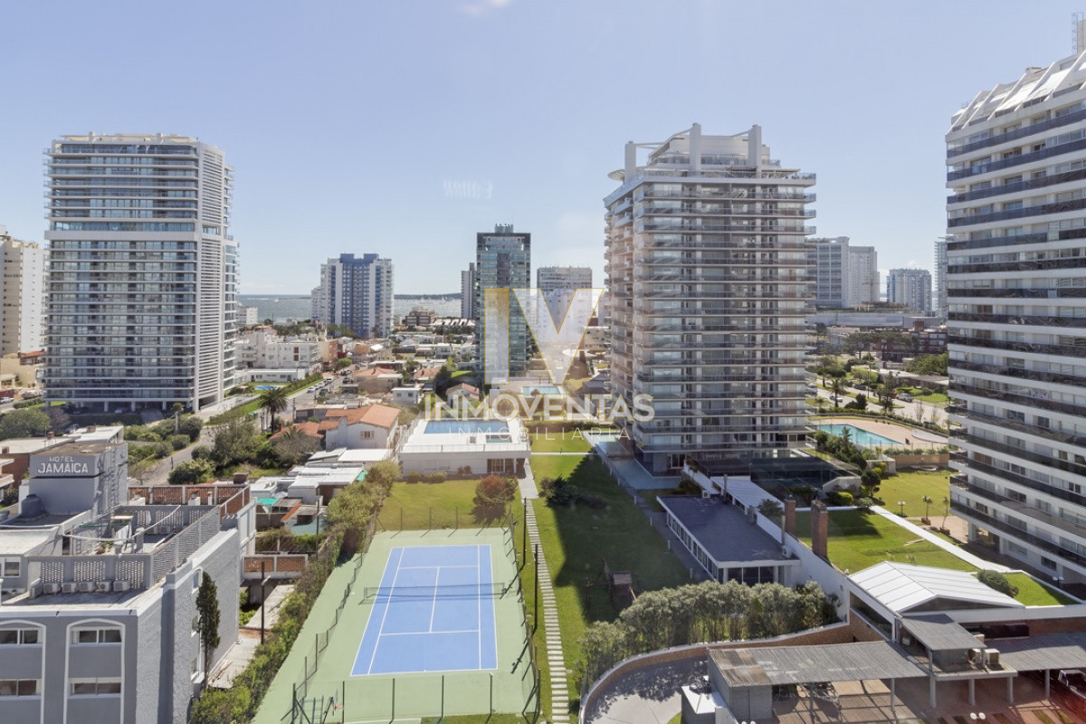 Apartamento ID.4658 - Apartamento en venta y alquiler en Brava Punta del Este, 2 dormitorios, 2 baños