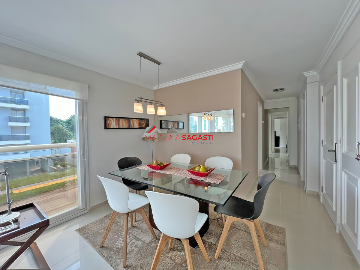 Apartamento ID.3825 - Apartamento en venta y alquiler en Brava Punta del Este, 3 dormitorios, 2 baños