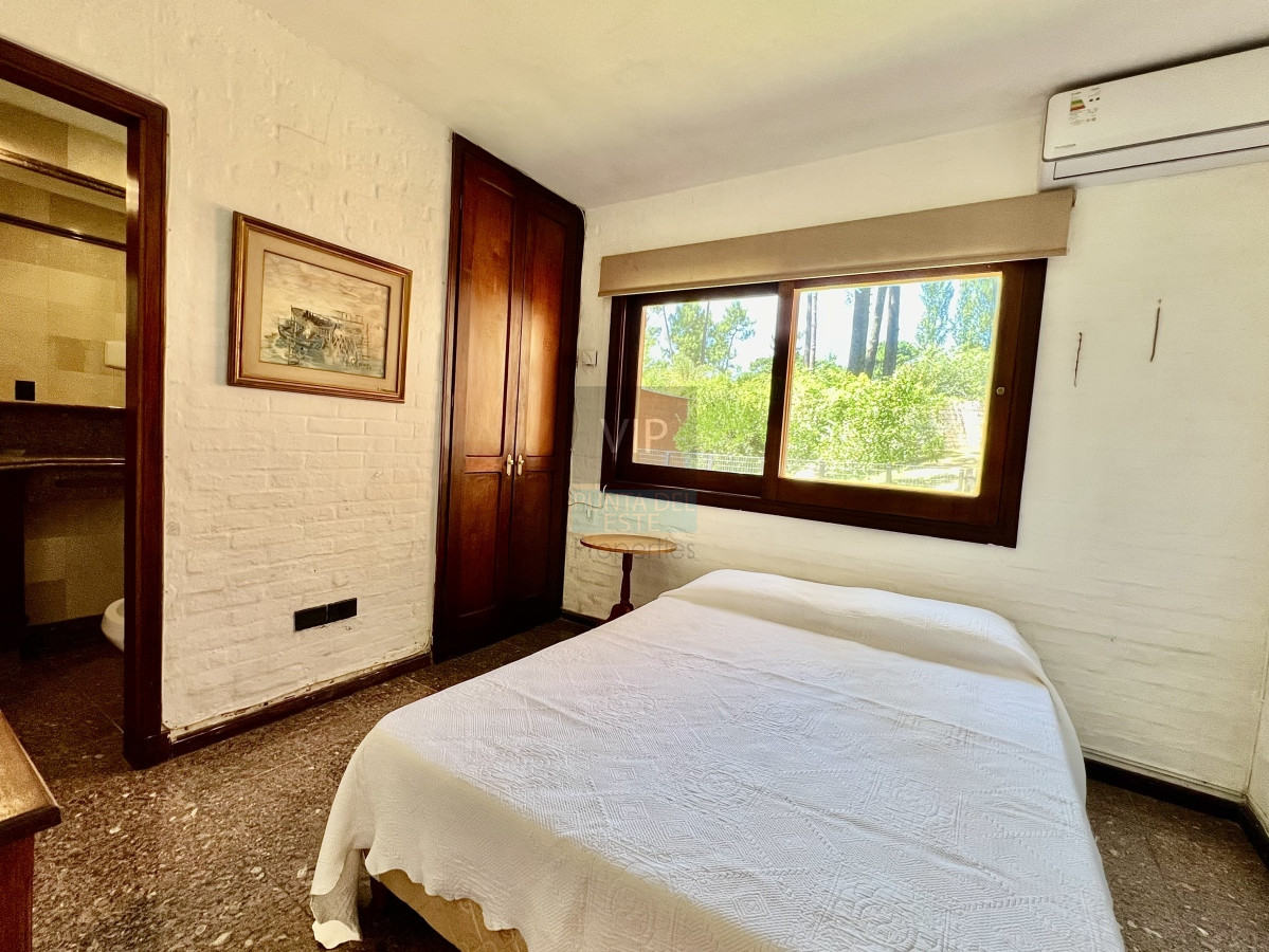 Casa ID.2137 - Casa en barrio residencial con 3000 m2 de parque 