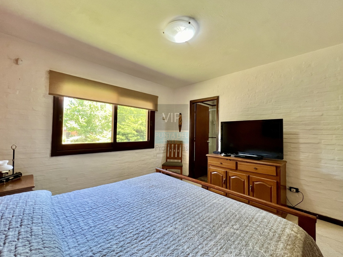 Casa ID.2137 - Casa en barrio residencial con 3000 m2 de parque 