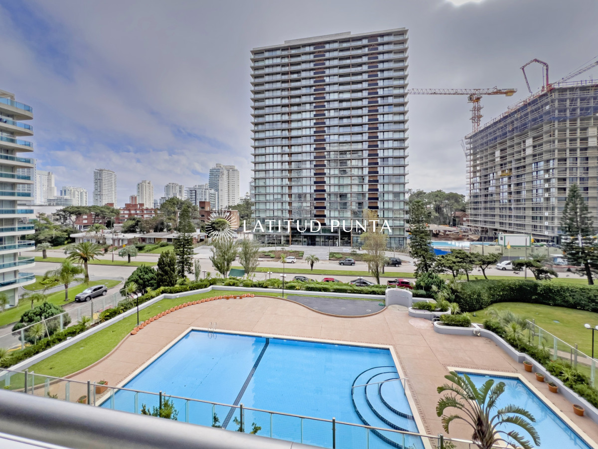 Apartamento en Brava, 2 dormitorios y parrillero - LAT5913A