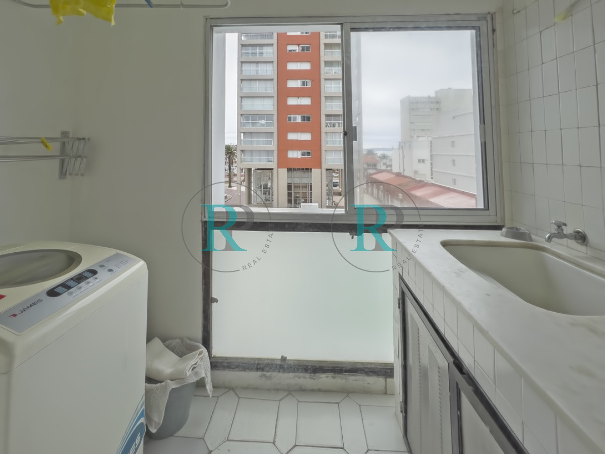 Apartamento ID.879 - espectacular Vista al mar, 4 DORM + DEPENDENCIA