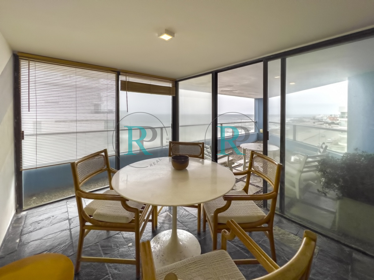 Apartamento ID.879 - espectacular Vista al mar, 4 DORM + DEPENDENCIA