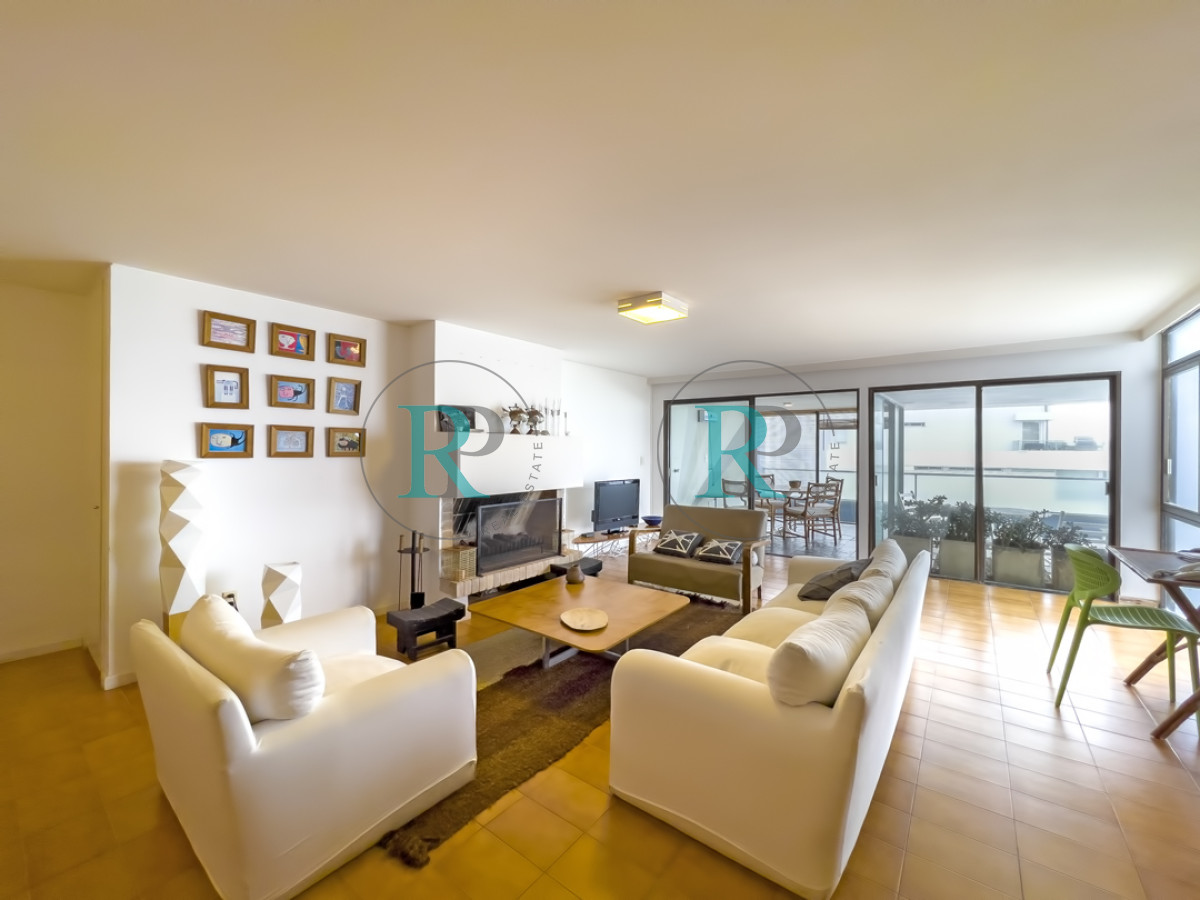 Apartamento ID.879 - espectacular Vista al mar, 4 DORM + DEPENDENCIA